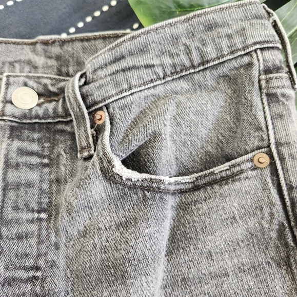Levis Premium 501 Skinny Jeans Coal Black Size 28 CROPPED - Picture 3 of 12